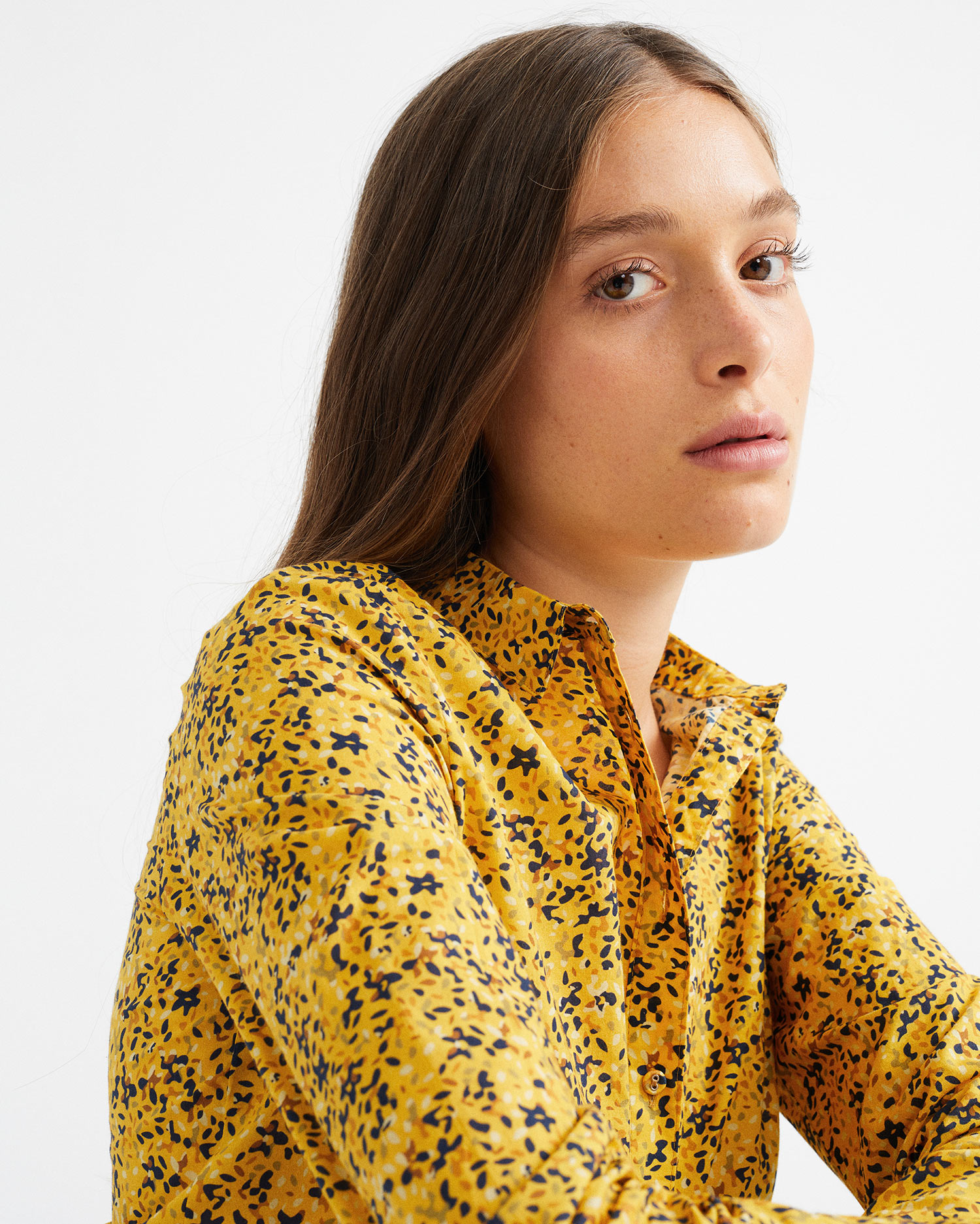 Chemisier imprimé moutarde - Chamomile  de Thinking MU 4