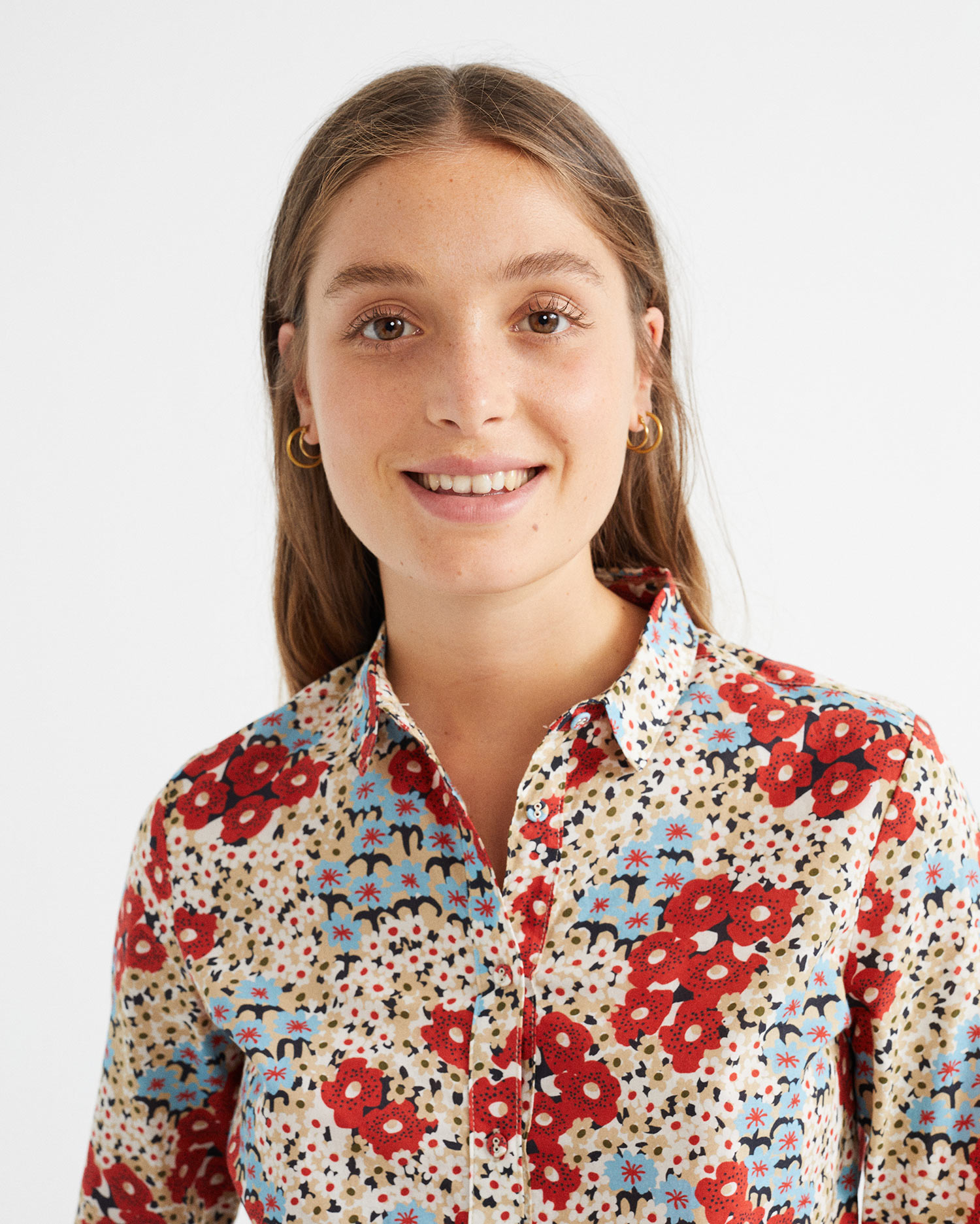 Chemisier imprimé - Small Flowers Chamomile de Thinking MU 4