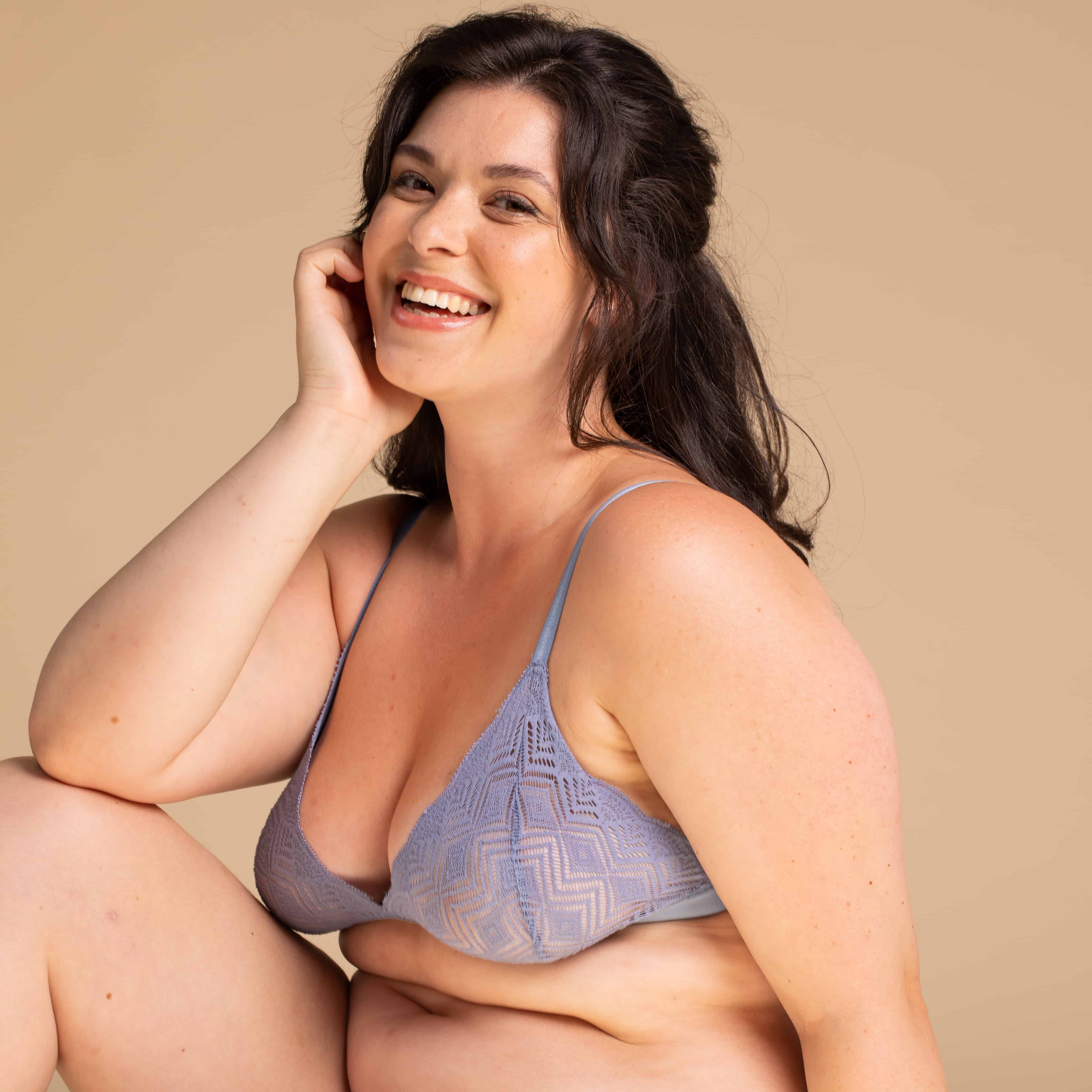 Soutien-gorge en dentelle recyclée Dawa myosotis