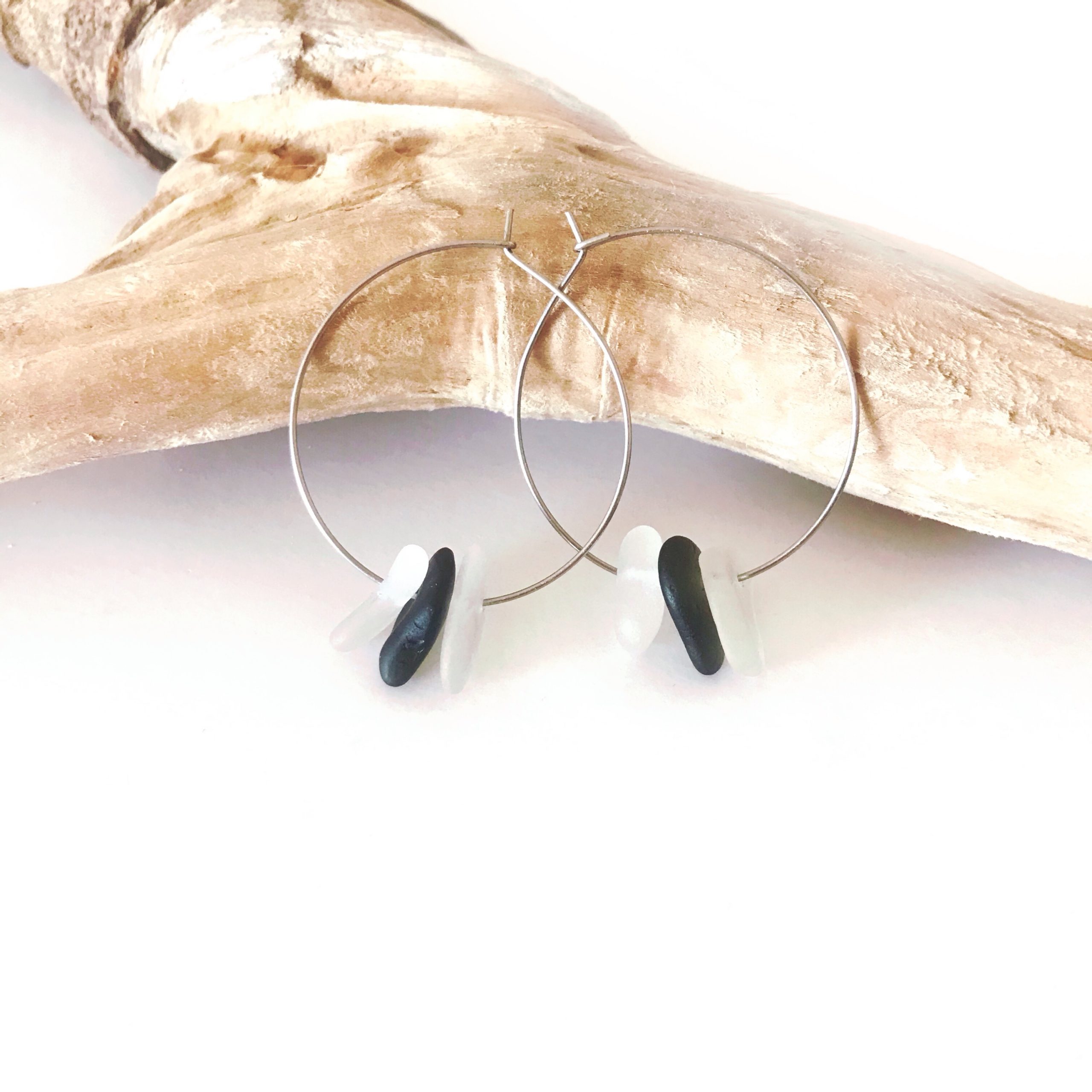 Créoles en verre BLANC & VERT des plages de Méditerrannée 5