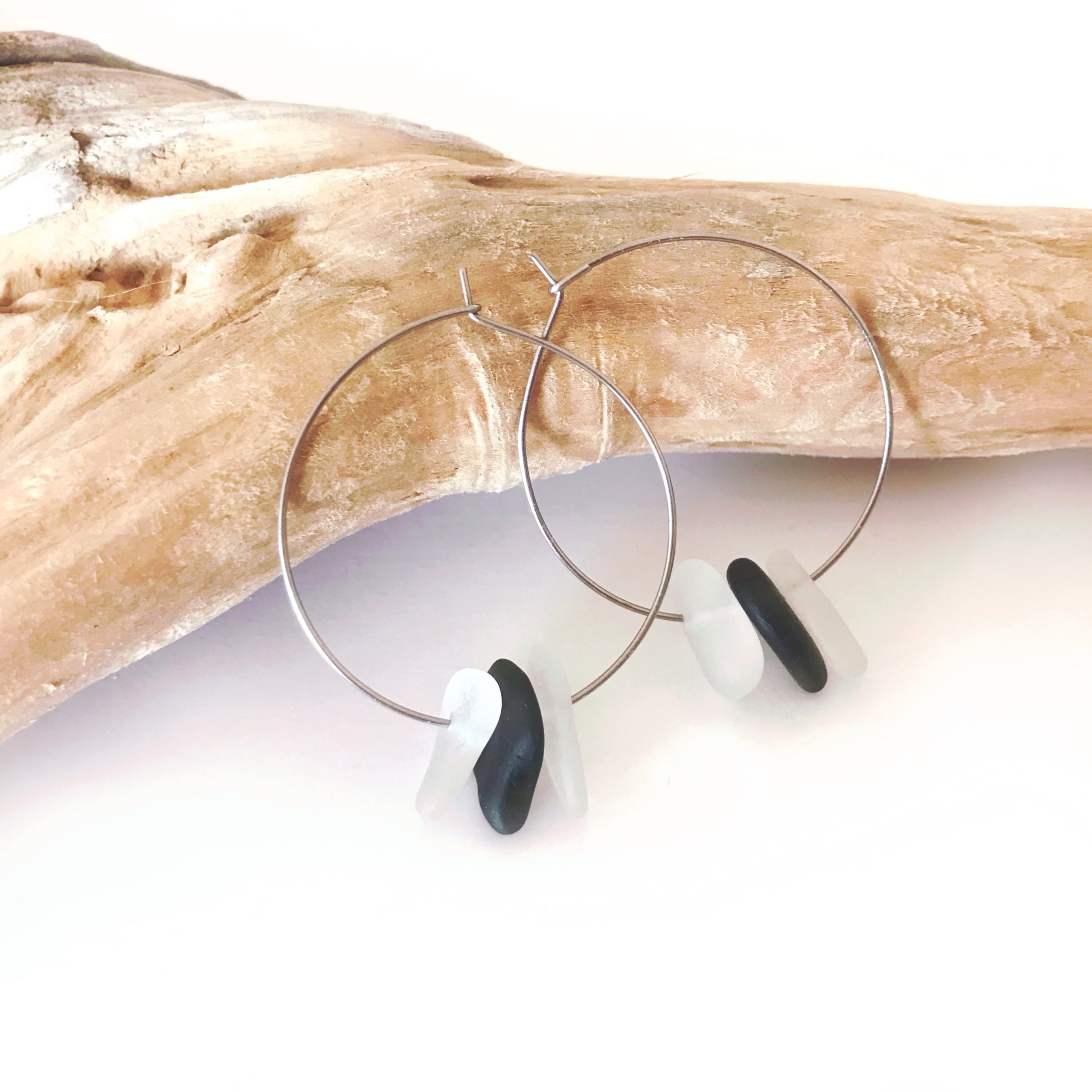 Créoles en verre BLANC & VERT des plages de Méditerrannée 6