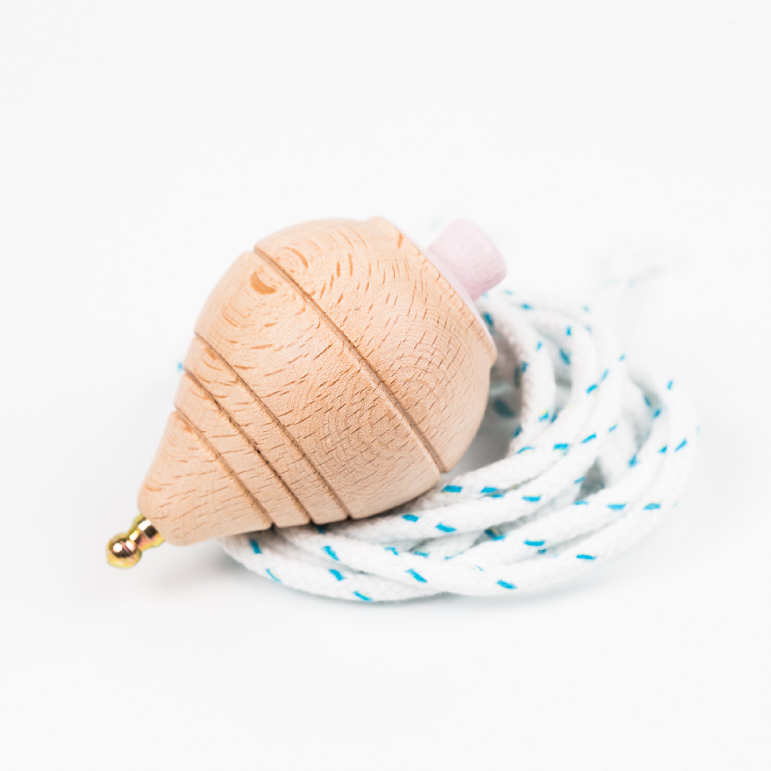 Toupie en bois - Me & Mine 8