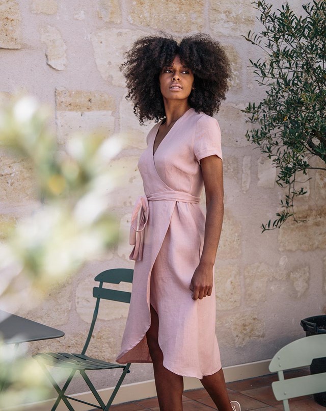 Robe portefeuille écoresponsable Made in France Zargot évasé manches courtes en lin rose