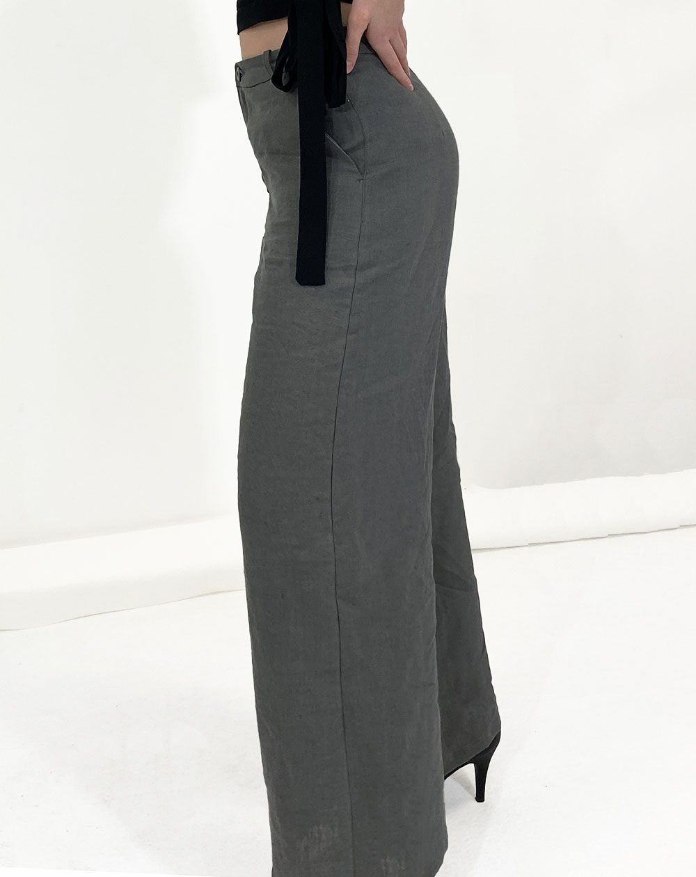 Pantalon Zhéa côté coloris plomb en lin made in France