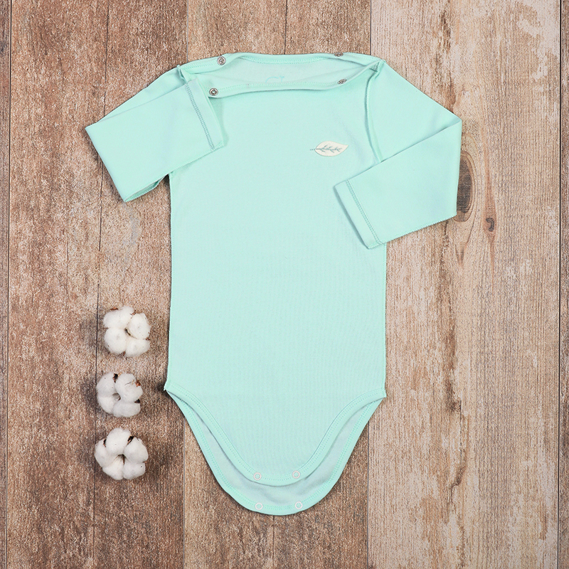 Packshot du body interlock bleu coton bio ouvert