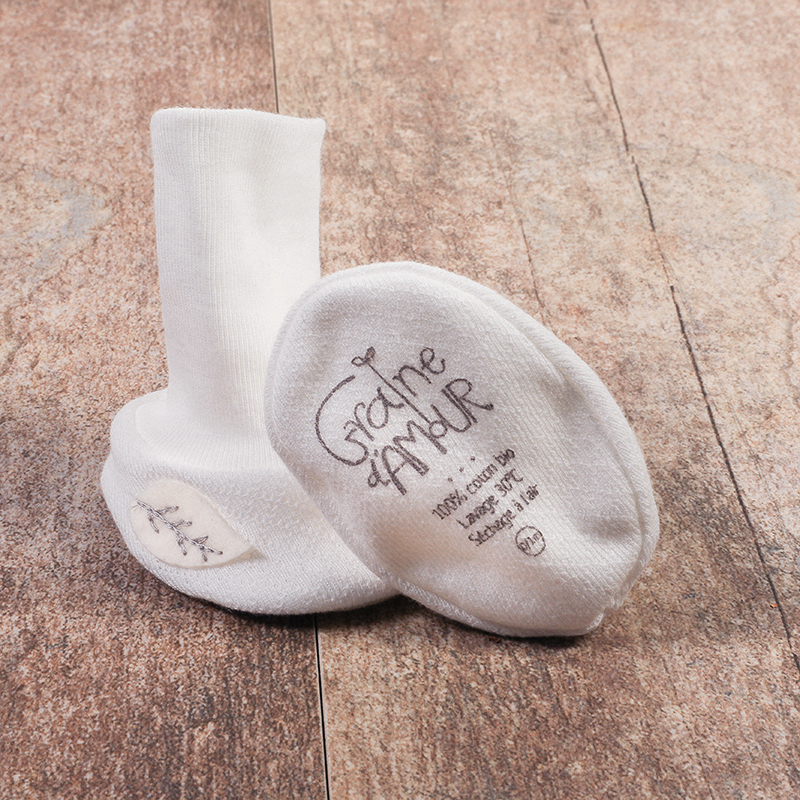 Packshot des chaussons en maille ajourée coton bio