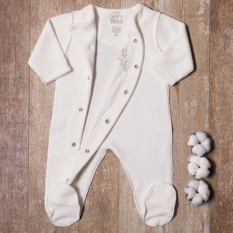 Packshot du pyjama velours en coton bio ouvert