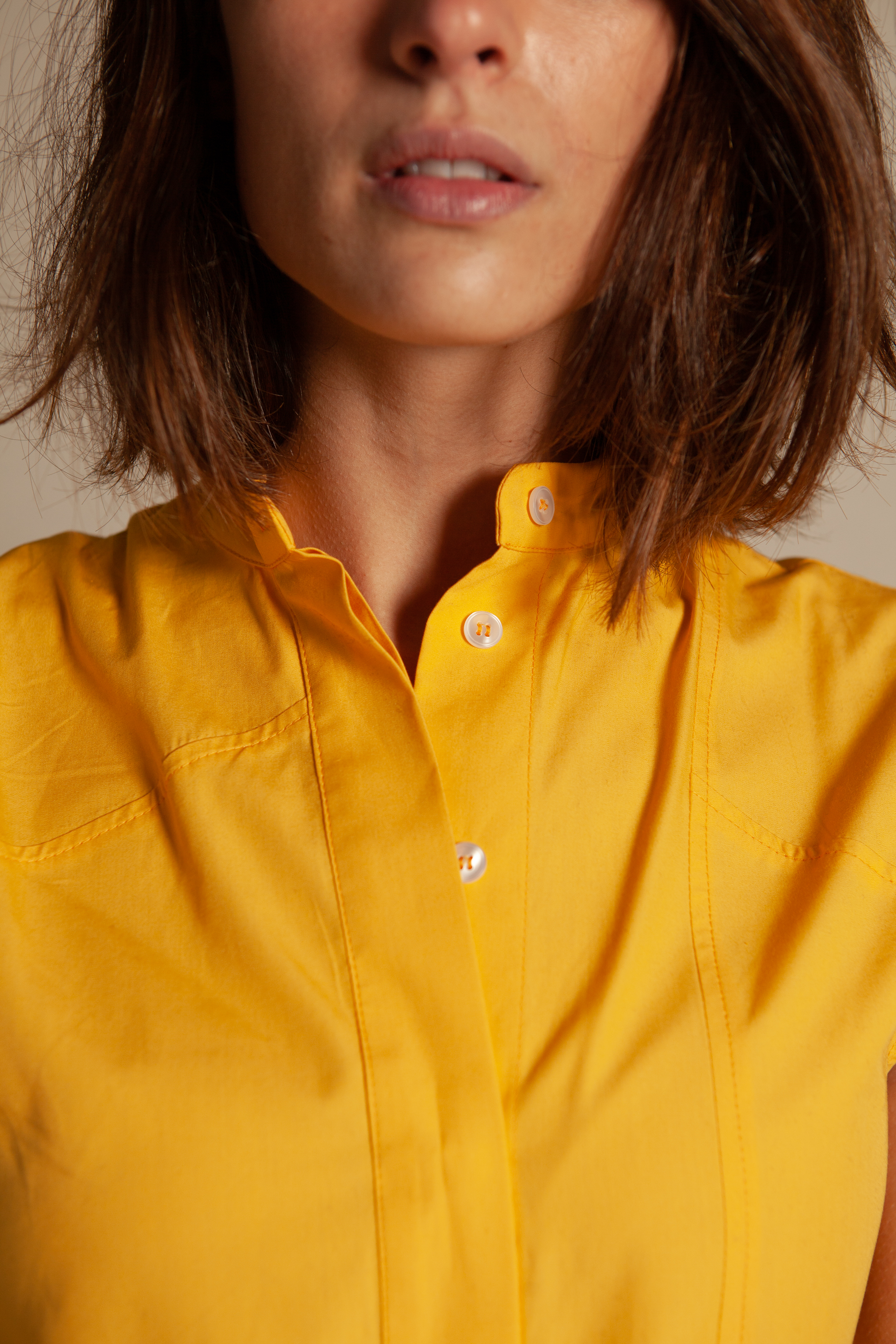 robe-jaune-upcycle-francaise-col-haut