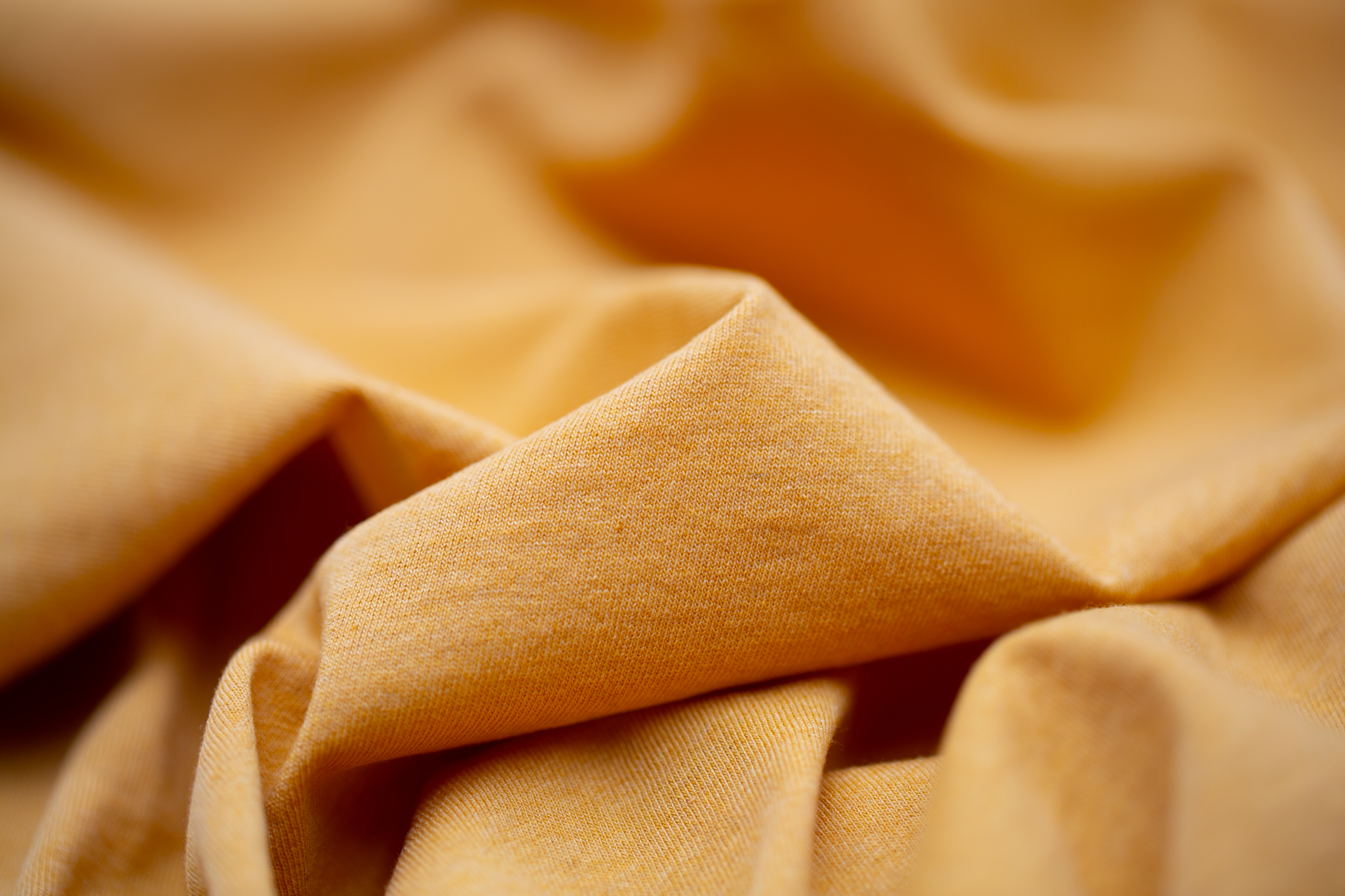 t-shirt-echancre-femme-jaune-golden-sand-recycle-made-in-france-tissu