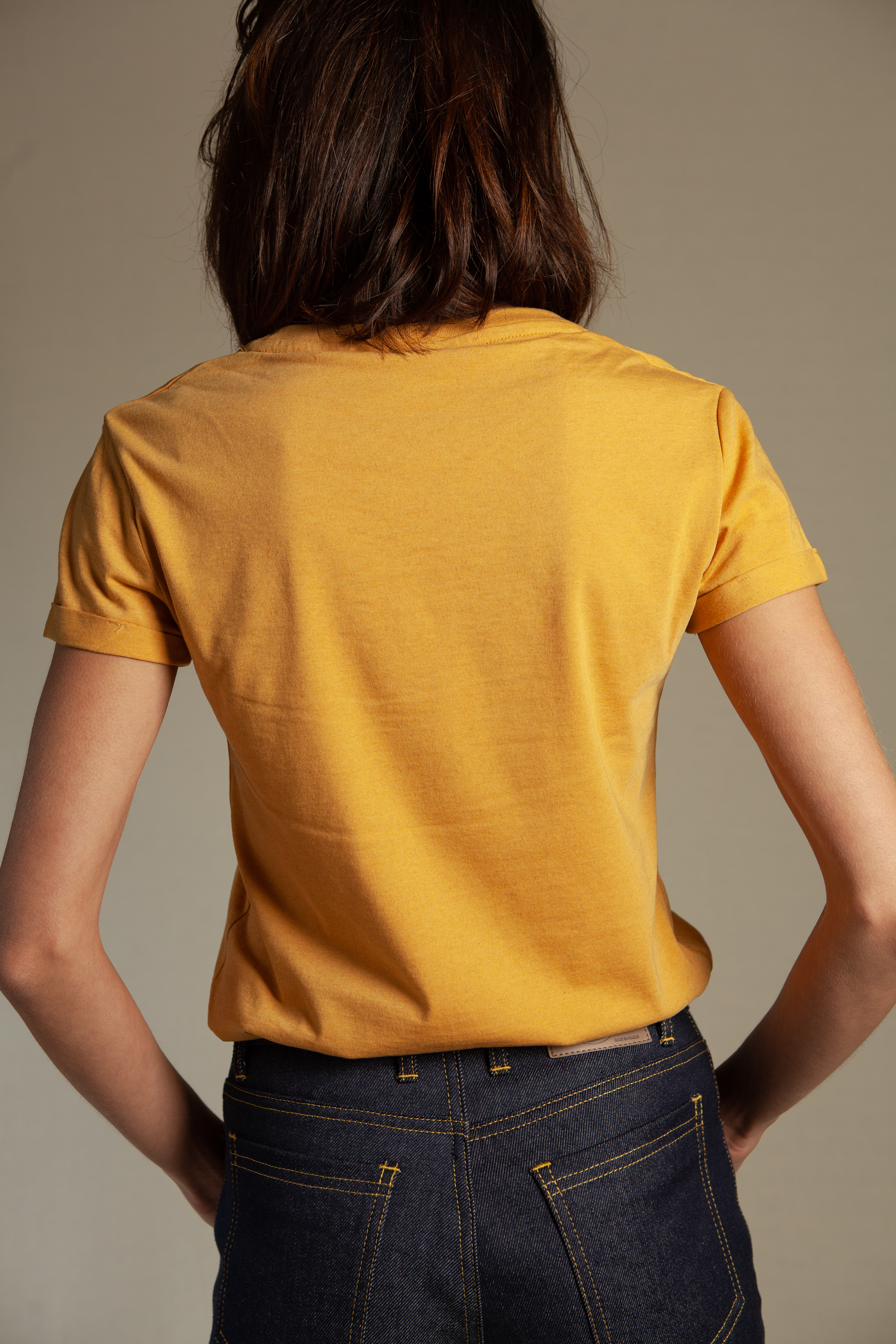 t-shirt-echancre-femme-jaune-golden-sand-recycle-made-in-france-dos