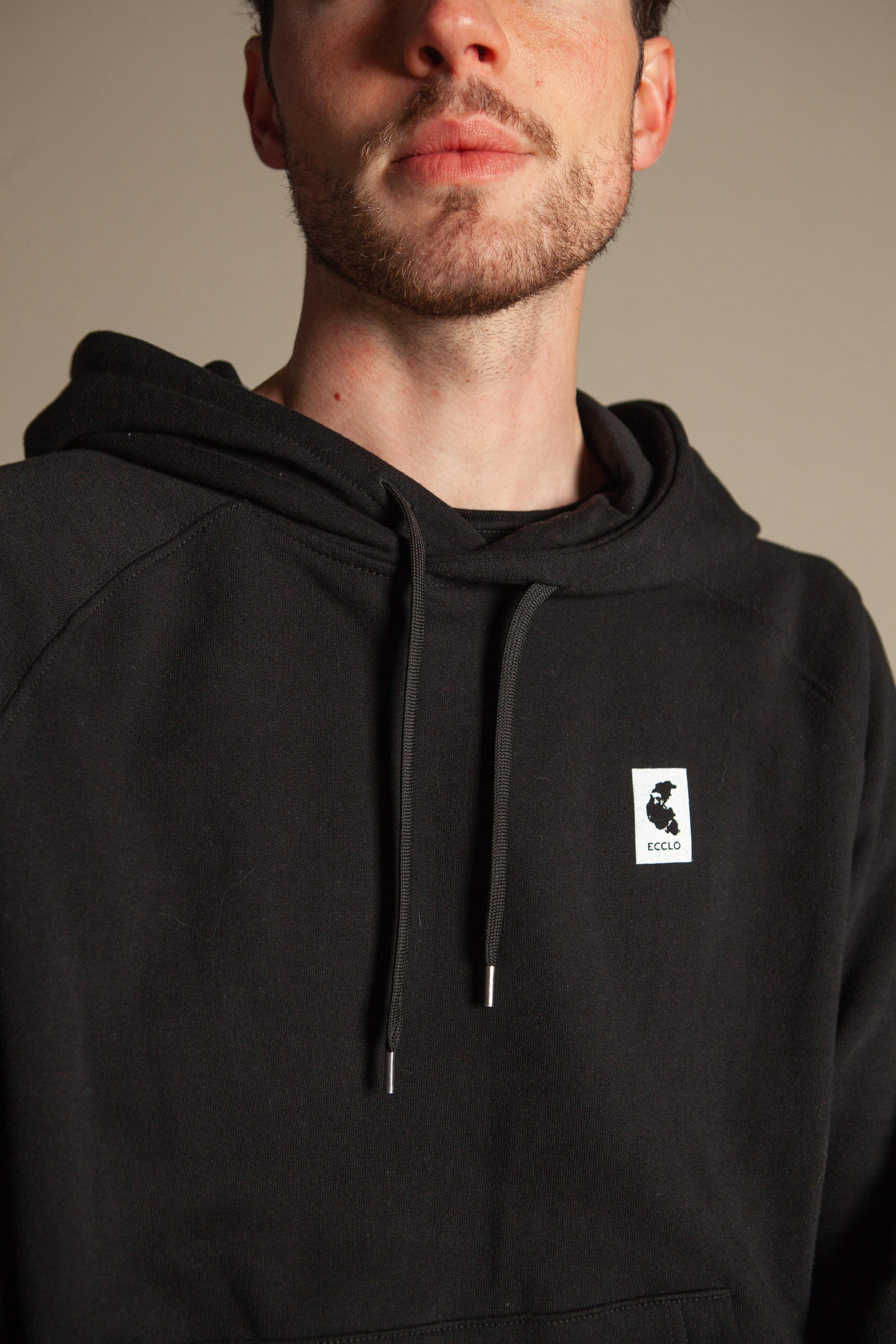 sweat-capuche-noir-unisexe-recycle-made-in-france