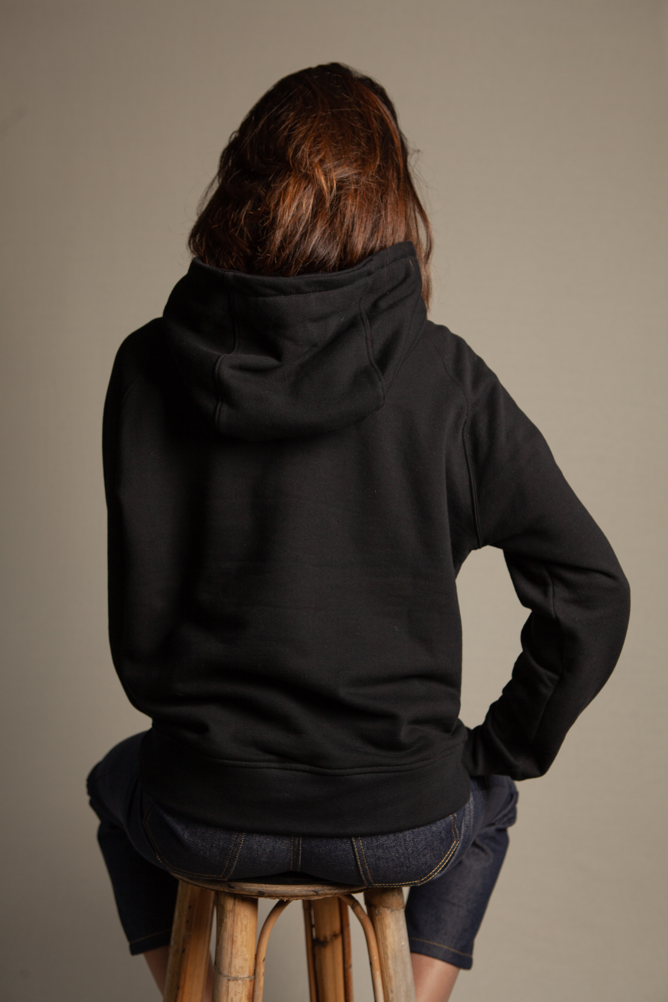 sweat-capuche-noir-unisexe-recycle-made-in-france-dos