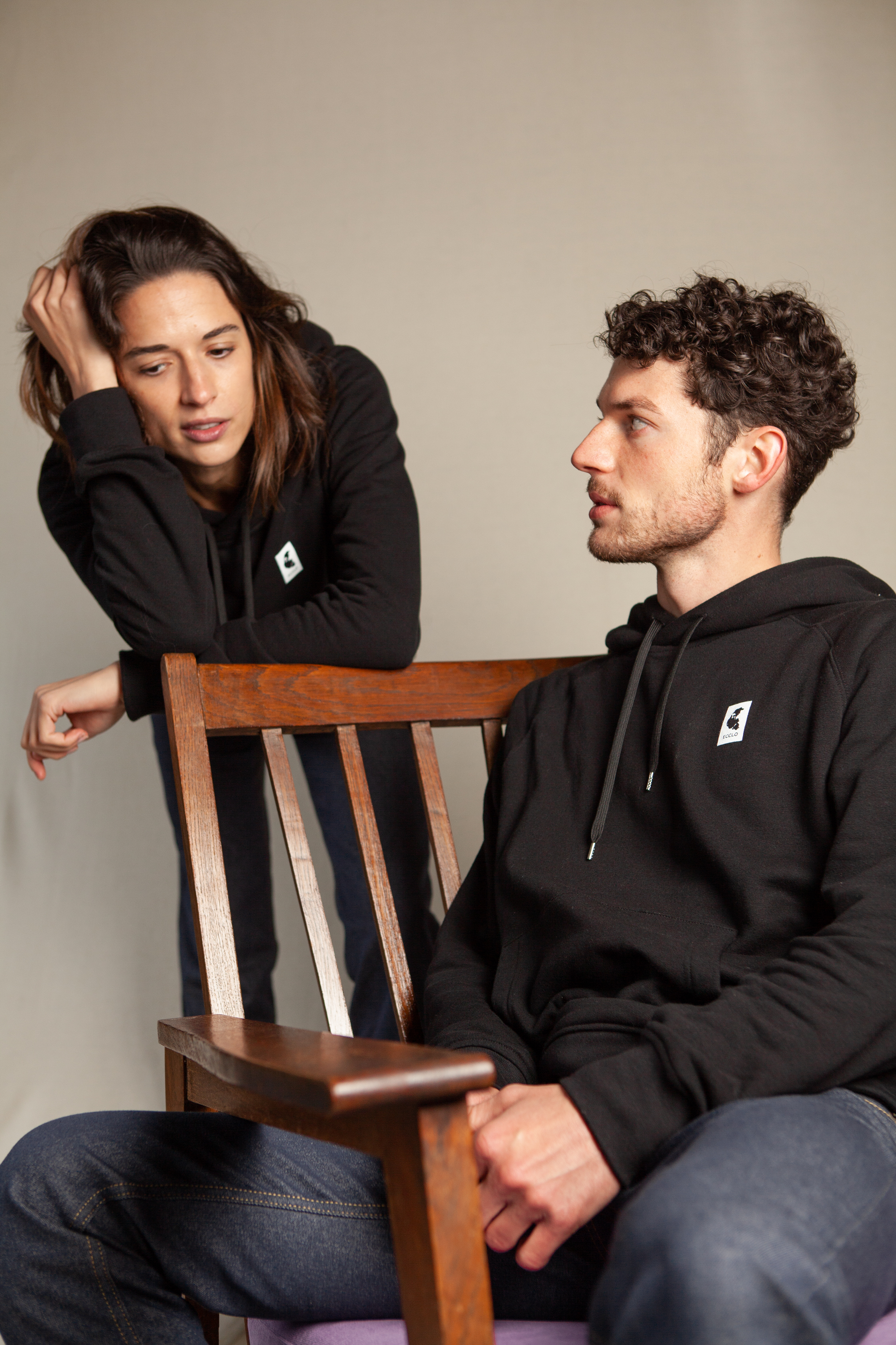 sweat-capuche-noir-unisexe-recycle-made-in-france