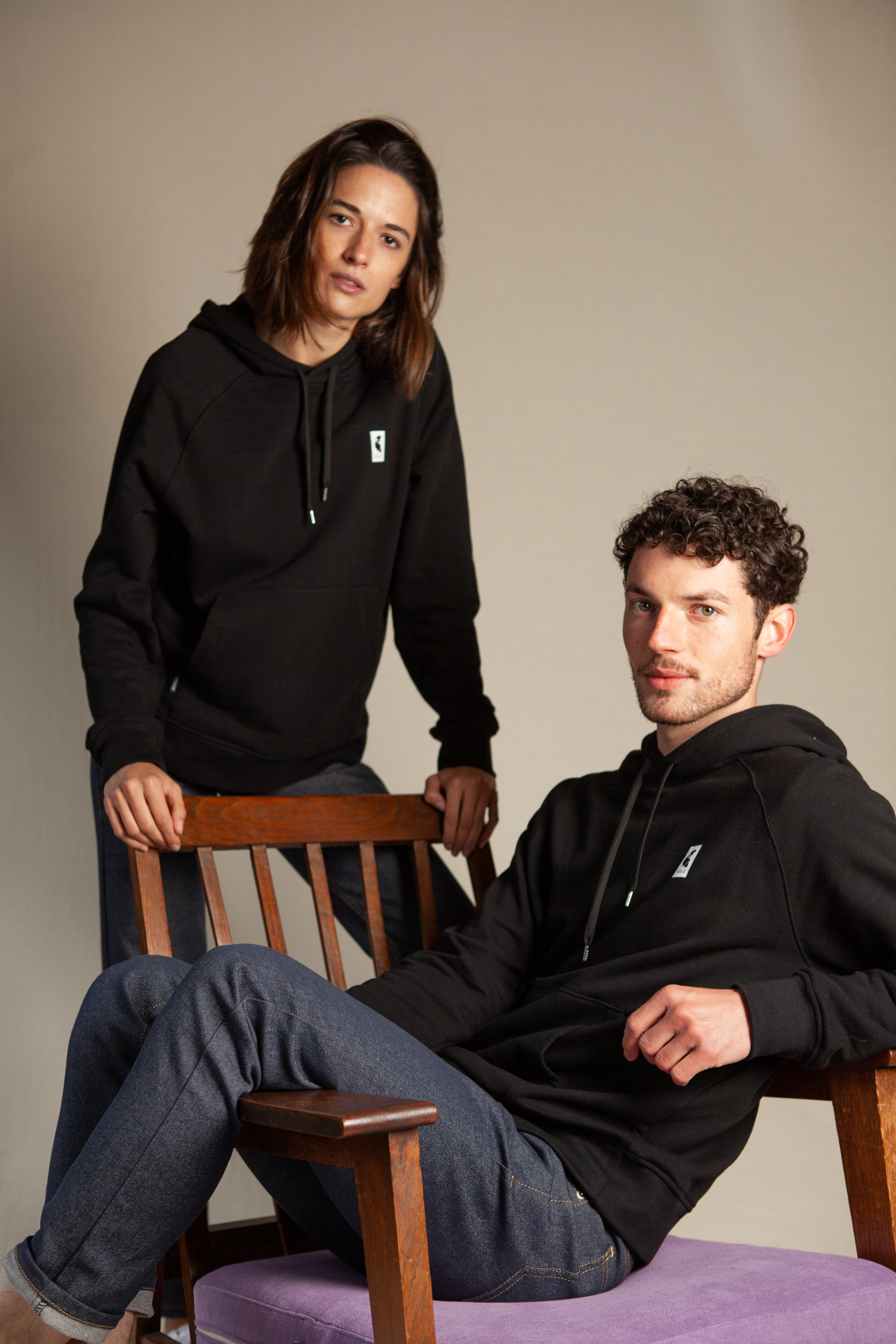 sweat-capuche-noir-unisexe-recycle-made-in-france