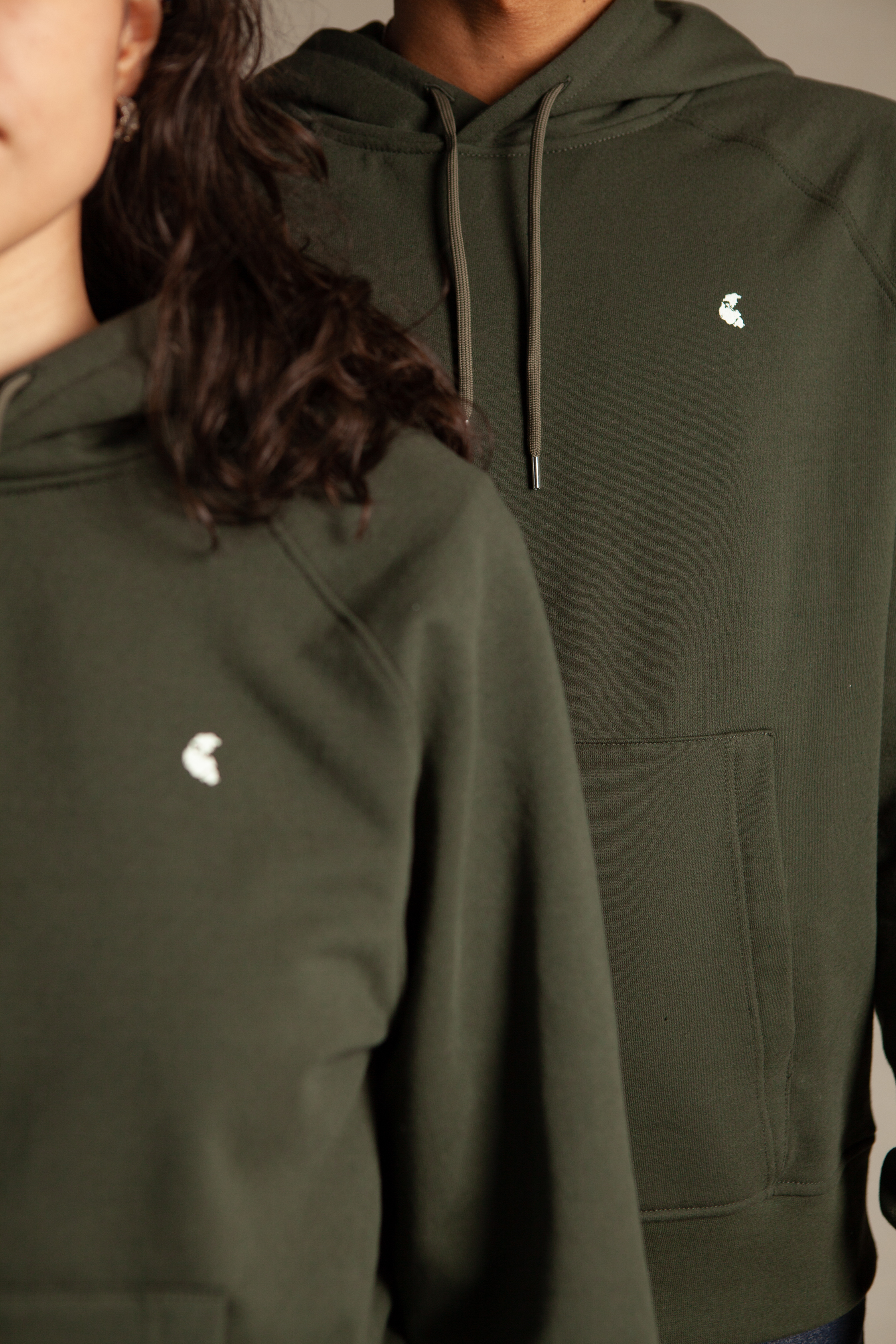 sweat-capuche-unisexe-vert-jungle-green-recycle-made-in-france-details