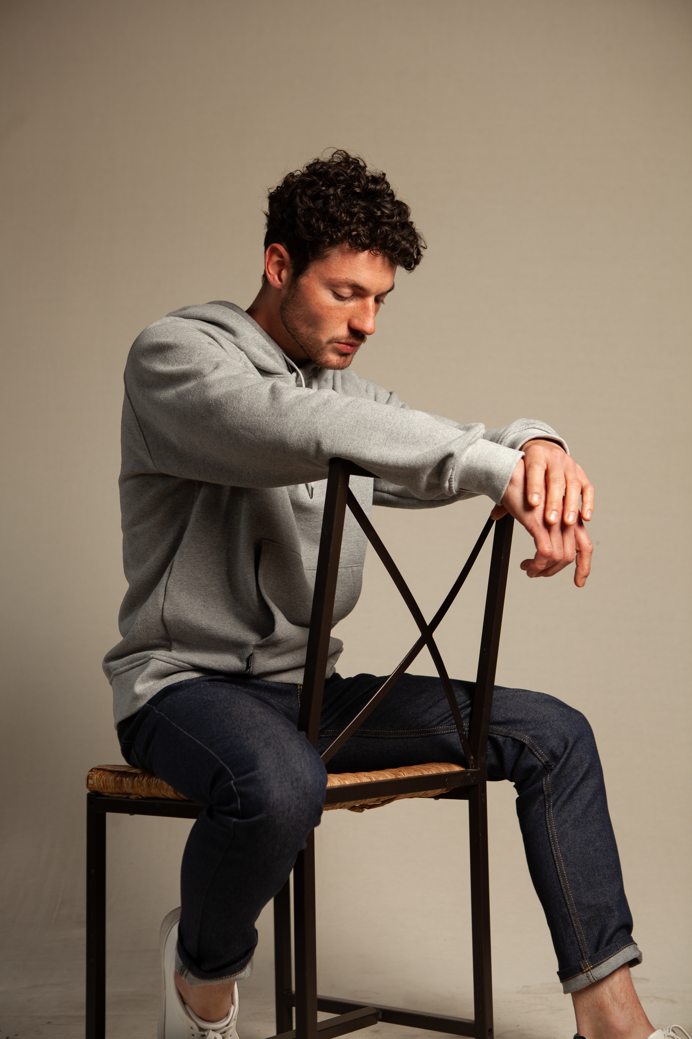 sweat-capuche-mixte-gris-aluminio-recycle-made-in-france