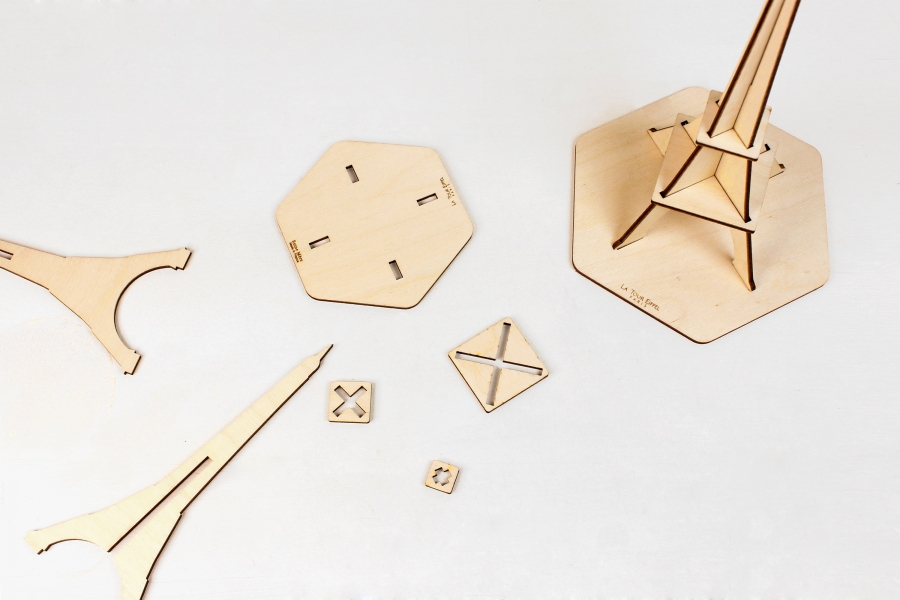 Objet déco Tour Eiffel en bouleau contreplaqué fabriqué en France