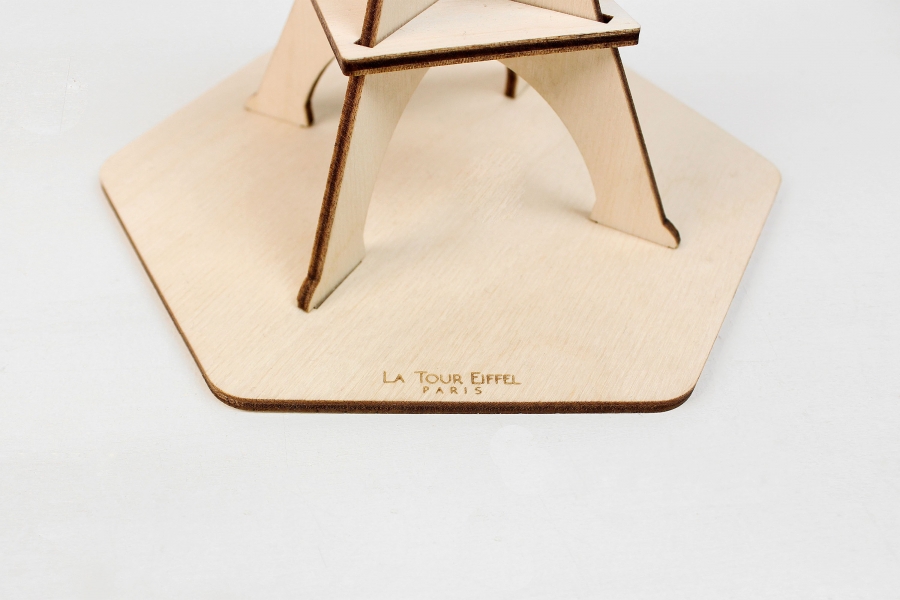 Objet déco Tour Eiffel en bouleau contreplaqué fabriqué en France