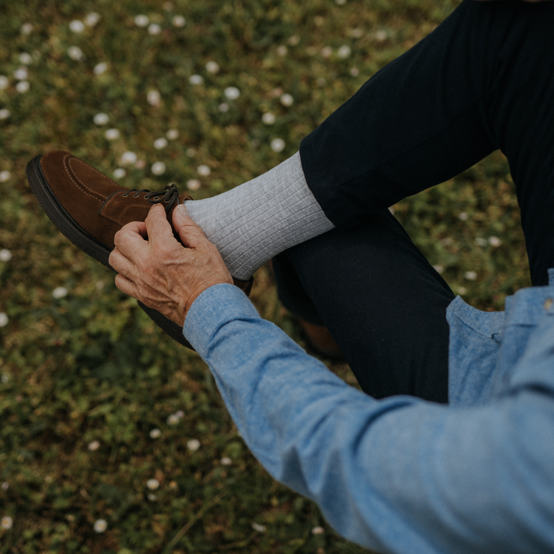 Chaussettes côtelées coton lin gris clair