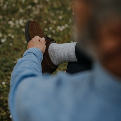 Chaussettes lin & coton côtelées gris clair