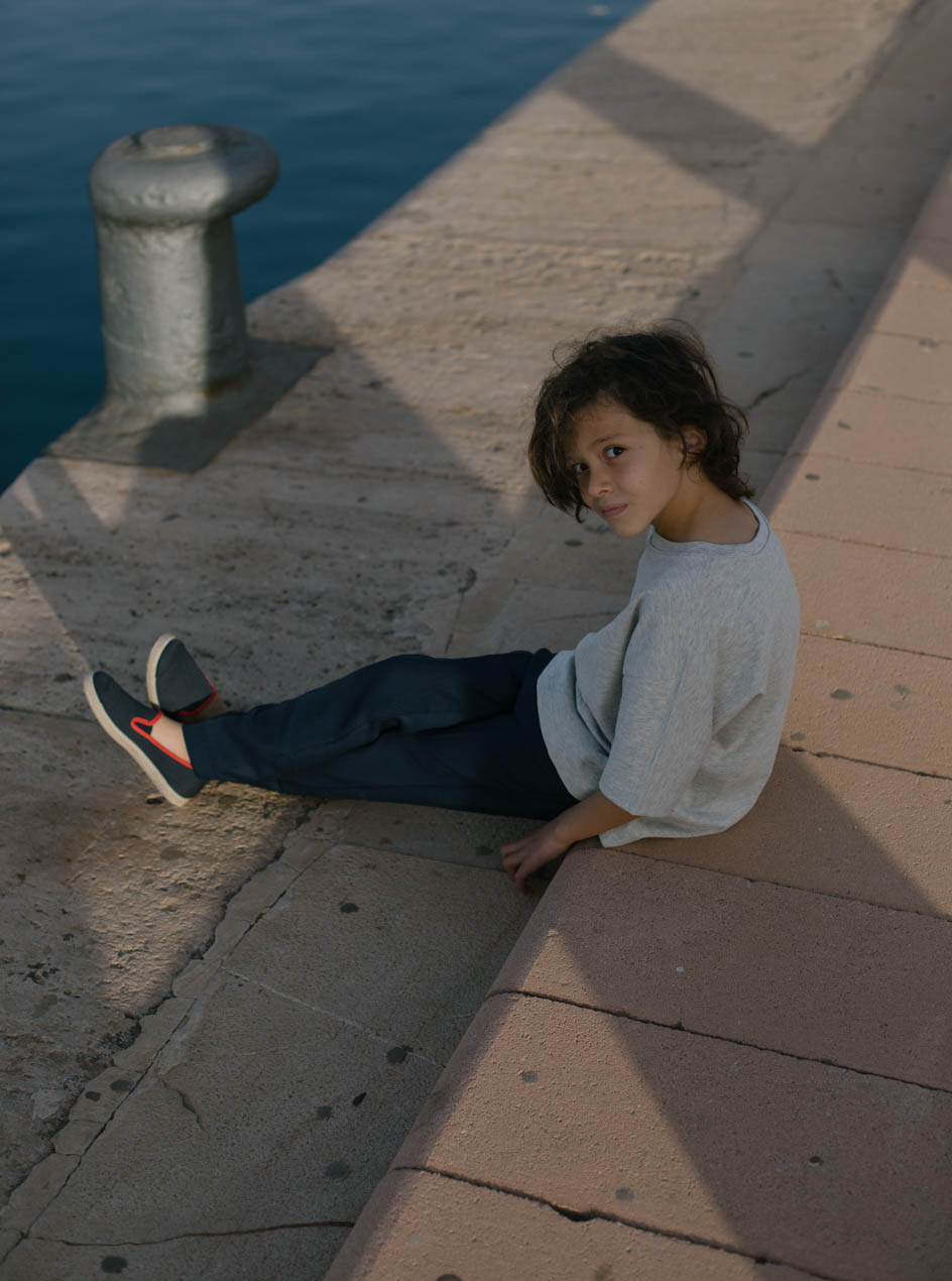 espadrilles recyclées bleues et rouges