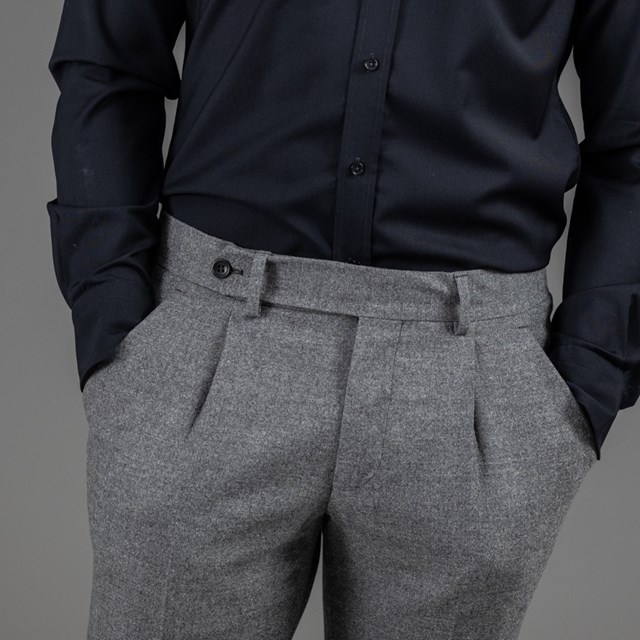 city pant gris clair avec pince en laine merinos super 130
