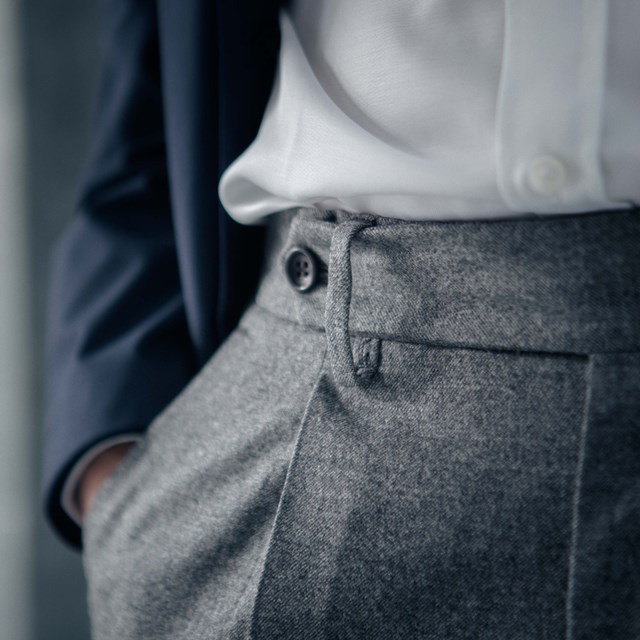 city pant gris clair avec pince en laine merinos super 130