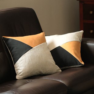 Coussin confectionné avec d'anciens rideaux - “Tendre” (40x40cm) 