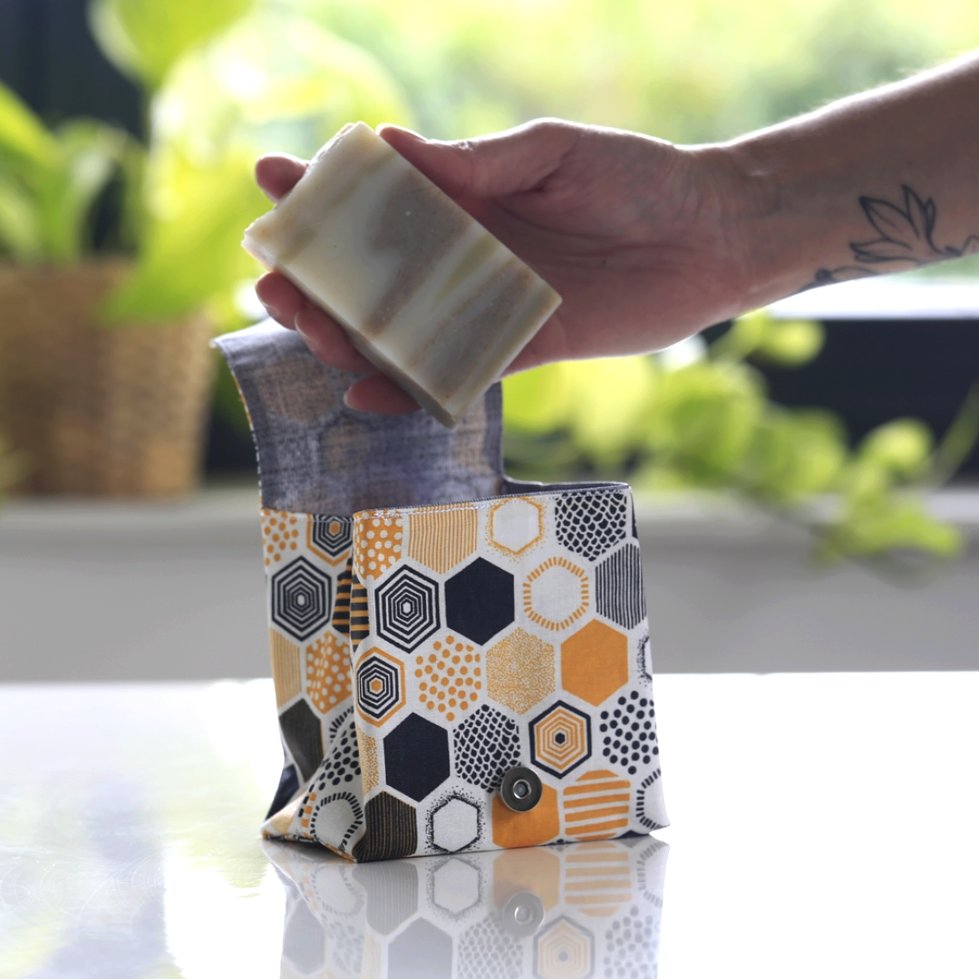 Pochette trousse de transport soins solides, goûter, protections hygiéniques 3