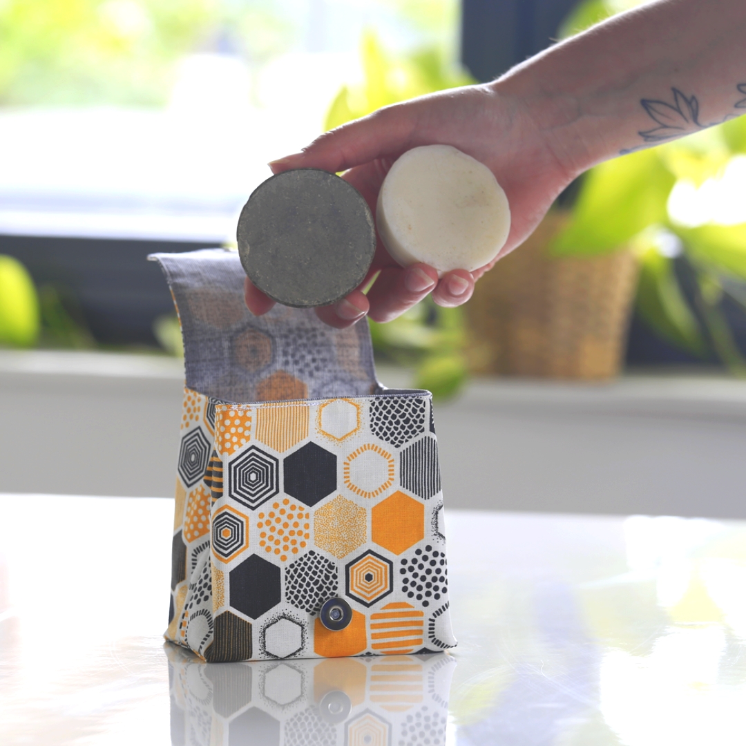 Pochette trousse de transport soins solides, goûter, protections hygiéniques 4