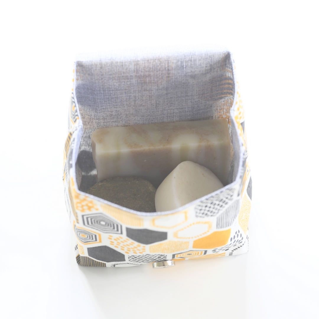 Pochette trousse de transport soins solides, goûter, protections hygiéniques 5