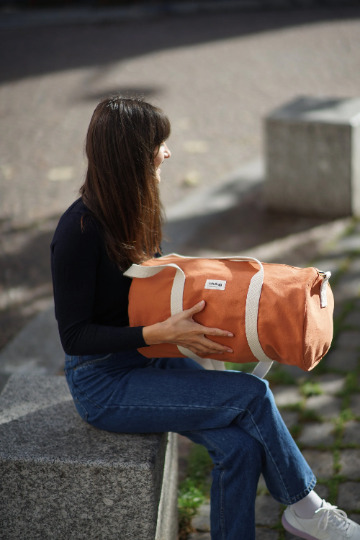 Sac polochon SIMON, avec bandoulière, orange sienne, coton bio 6