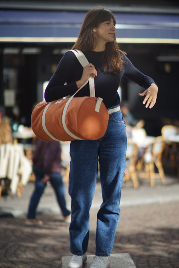 Sac polochon SIMON, avec bandoulière, orange sienne, coton bio 7