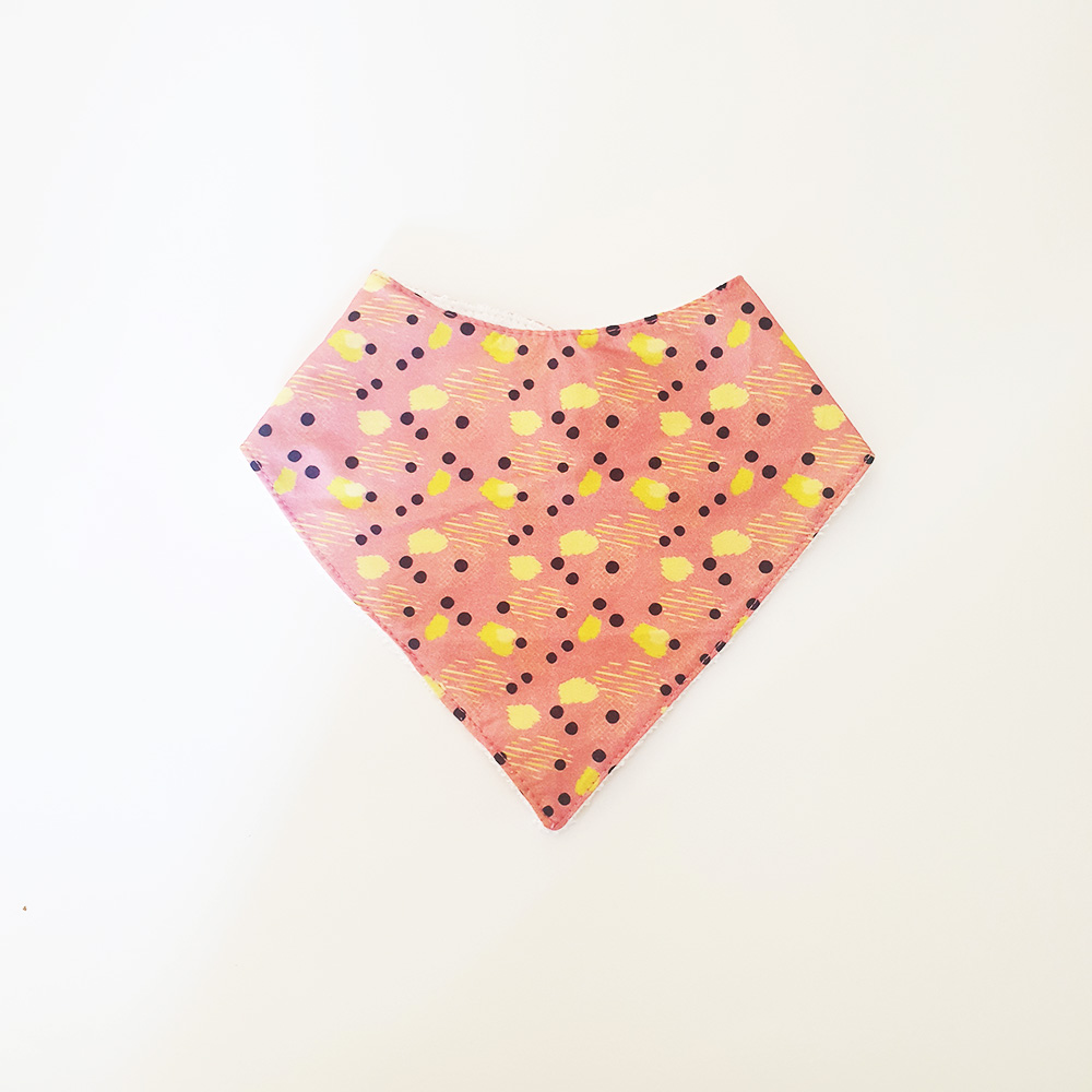 bavoir bébé rose