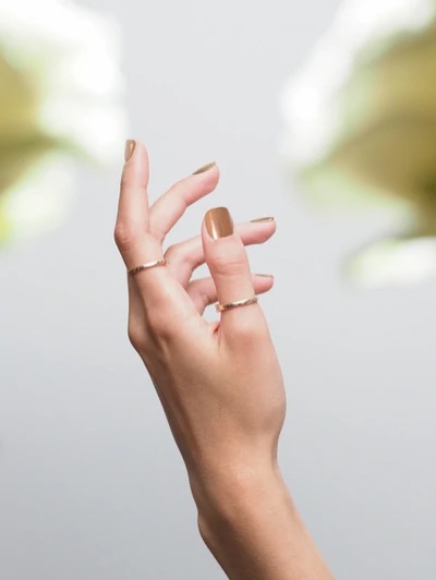 Vernis à ongles bio-sourcé "25 free", longue tenue et vegan "Naked Ambition" 3