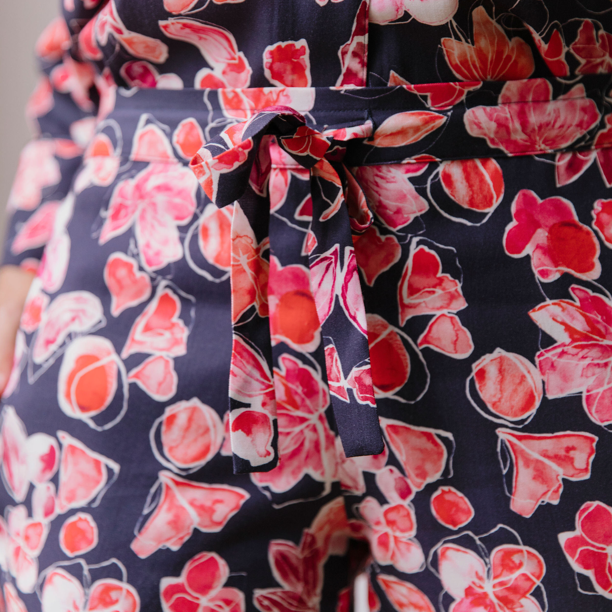 Nêge Paris - Pyjama femme Encore un Soir chemise pantalon bleu nuit et rouge