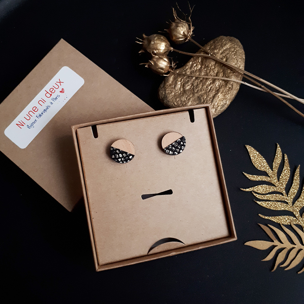 Puces d’oreilles DEMI-LUNE rouge 2