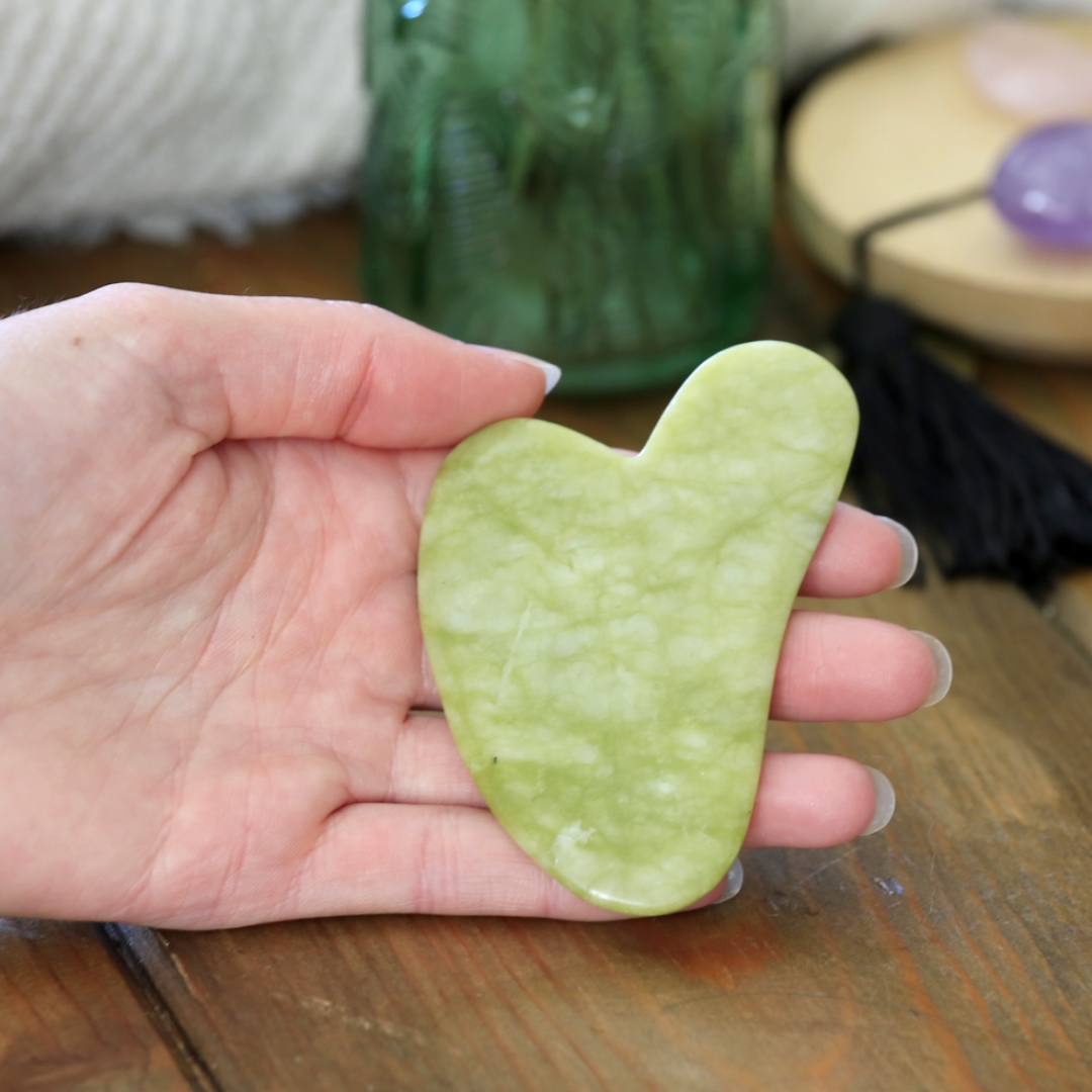 Pierre Gua Sha massage du visage – Jade et Quartz rose 6