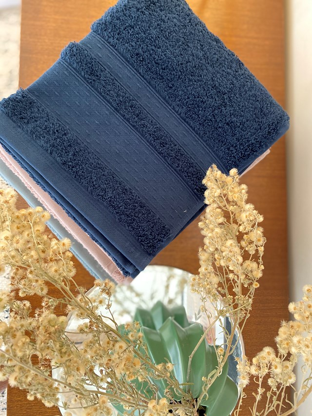 Serviette de Toilette  "Bleu Ténébreux" en Coton 100 % Biologique   7