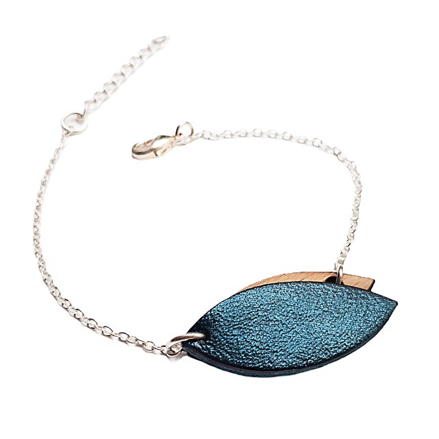 Bracelet en bois et cuir MINI PÉTALE bleu pétrole 4