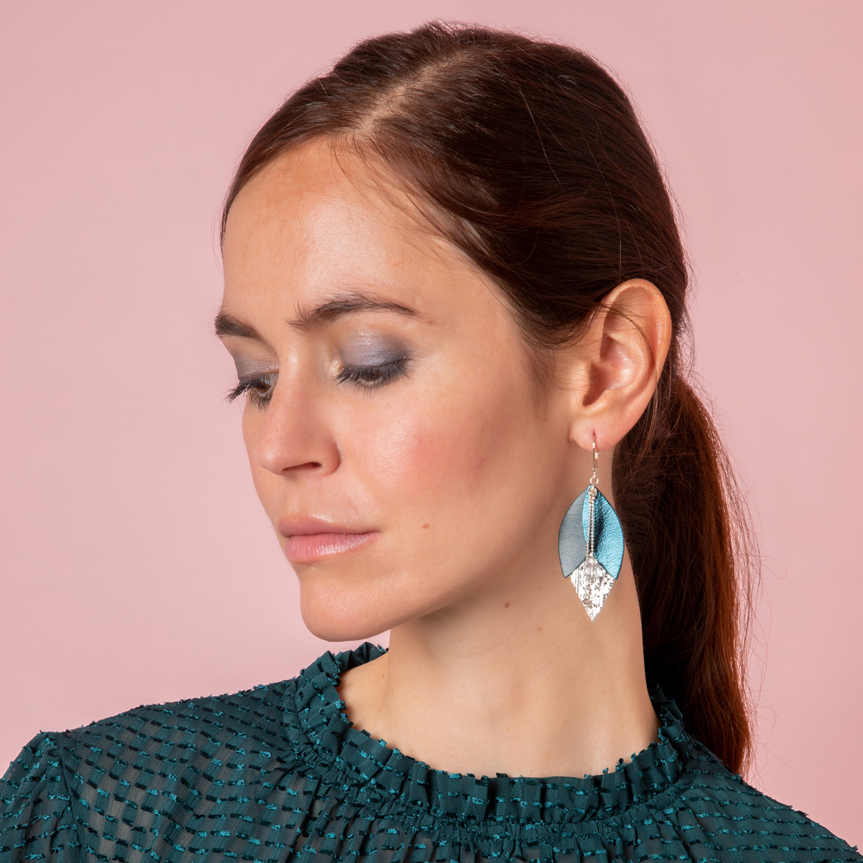 Boucles d'oreilles en cuir TULIPE bleu pétrole 5