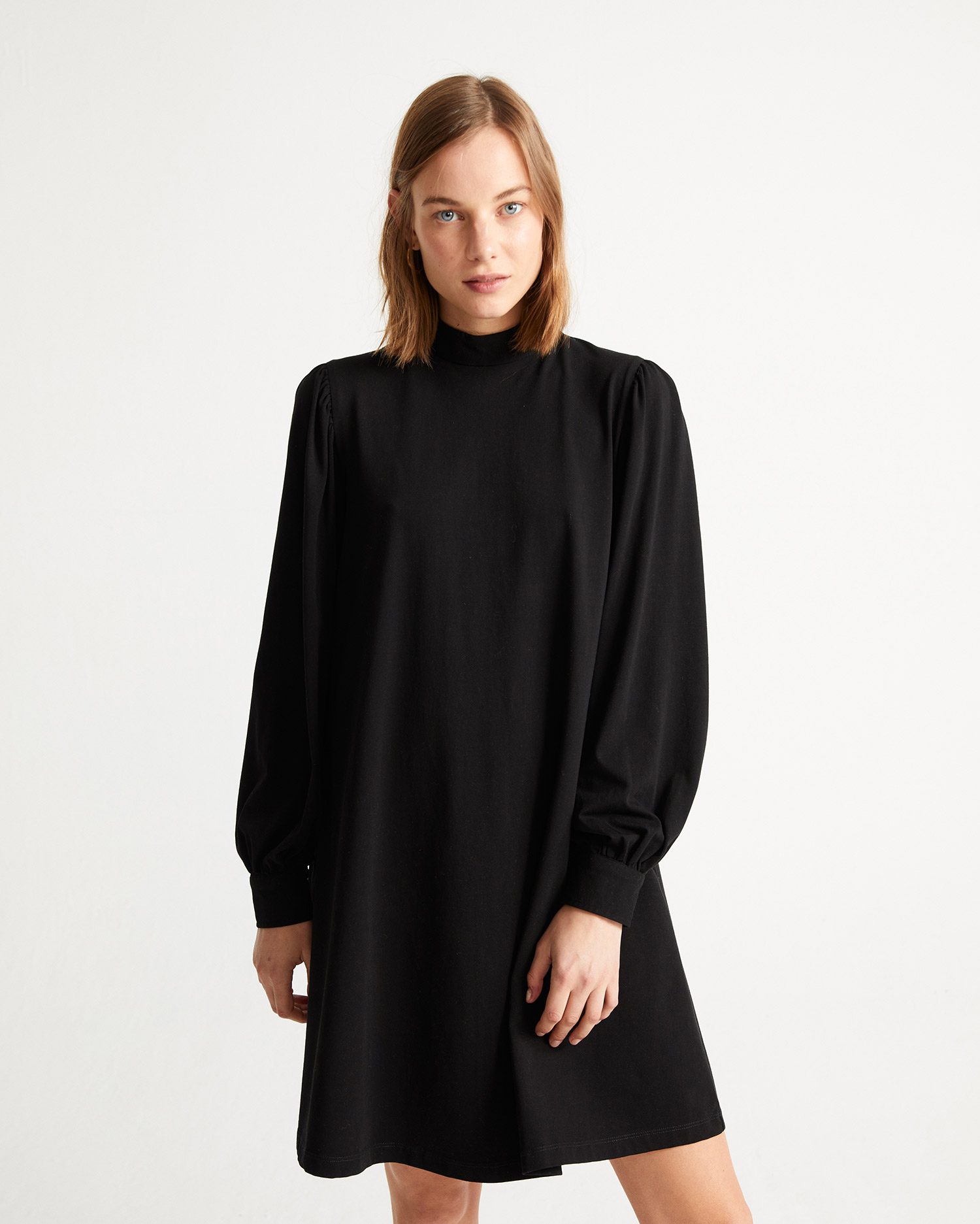 Robe noire - FLORA de Thinking MU 5