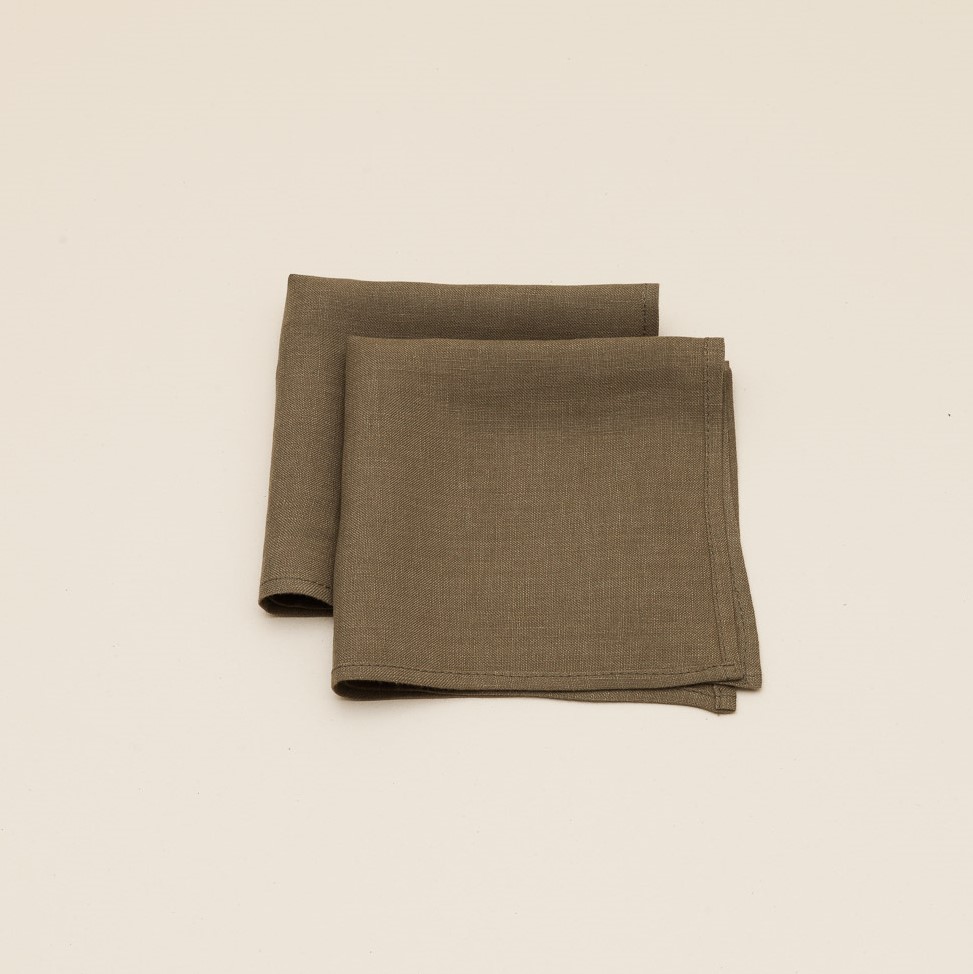 deux serviettes en lin kaki