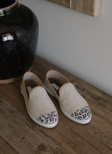 Chaussons femme en laine recyclée - Beige Léopard