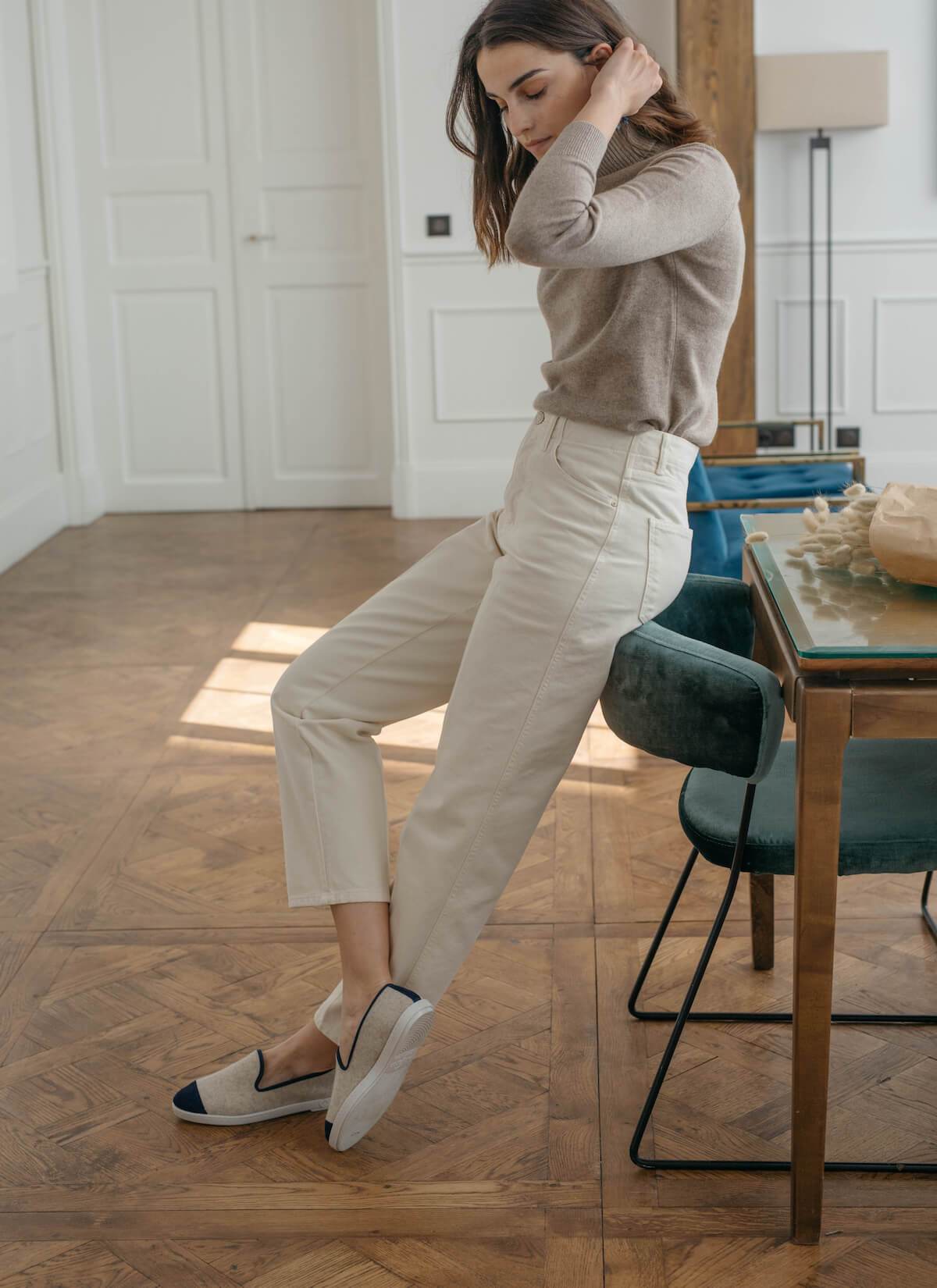 chausson femme en laine recyclée Beige Marine vue portée de profil