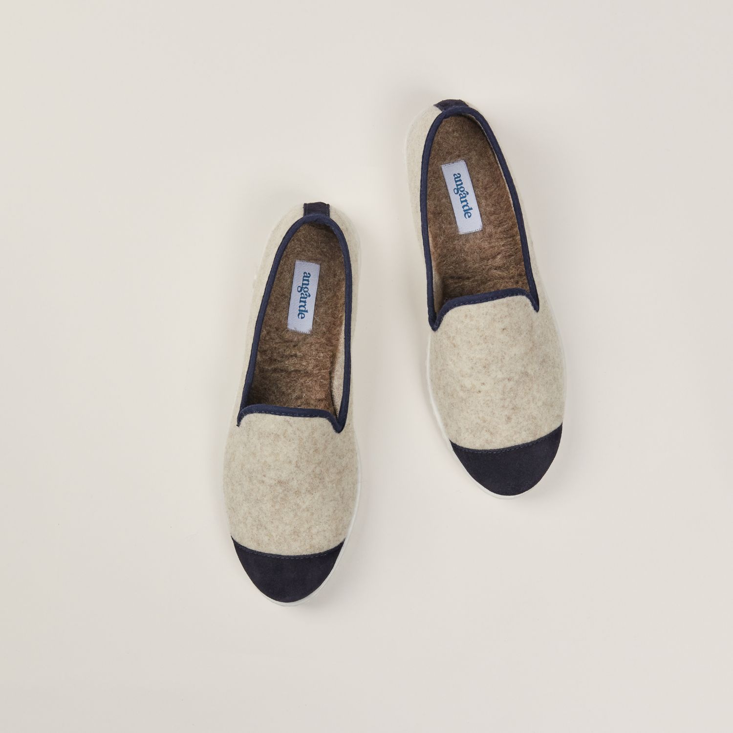 chausson femme en laine recyclée Beige Marine packshot vue portée dessus