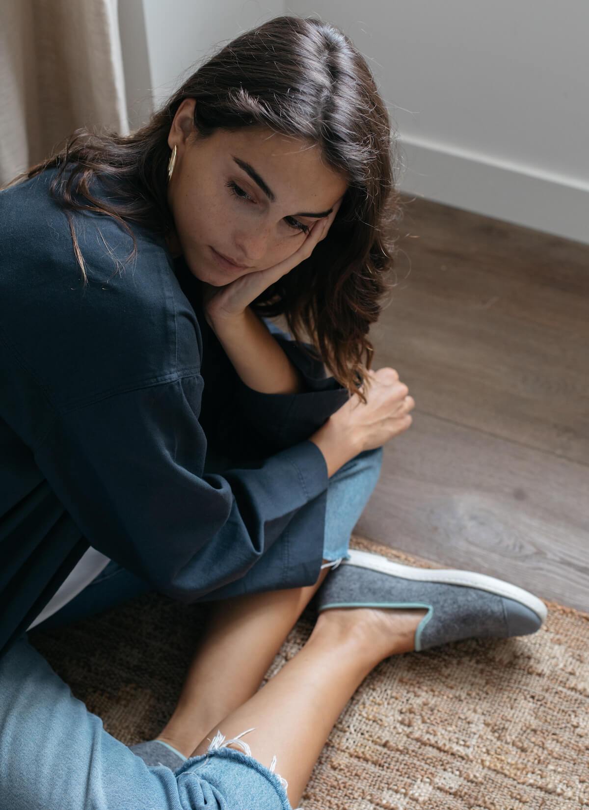 chausson femme en laine recyclée Grey Green vue portée