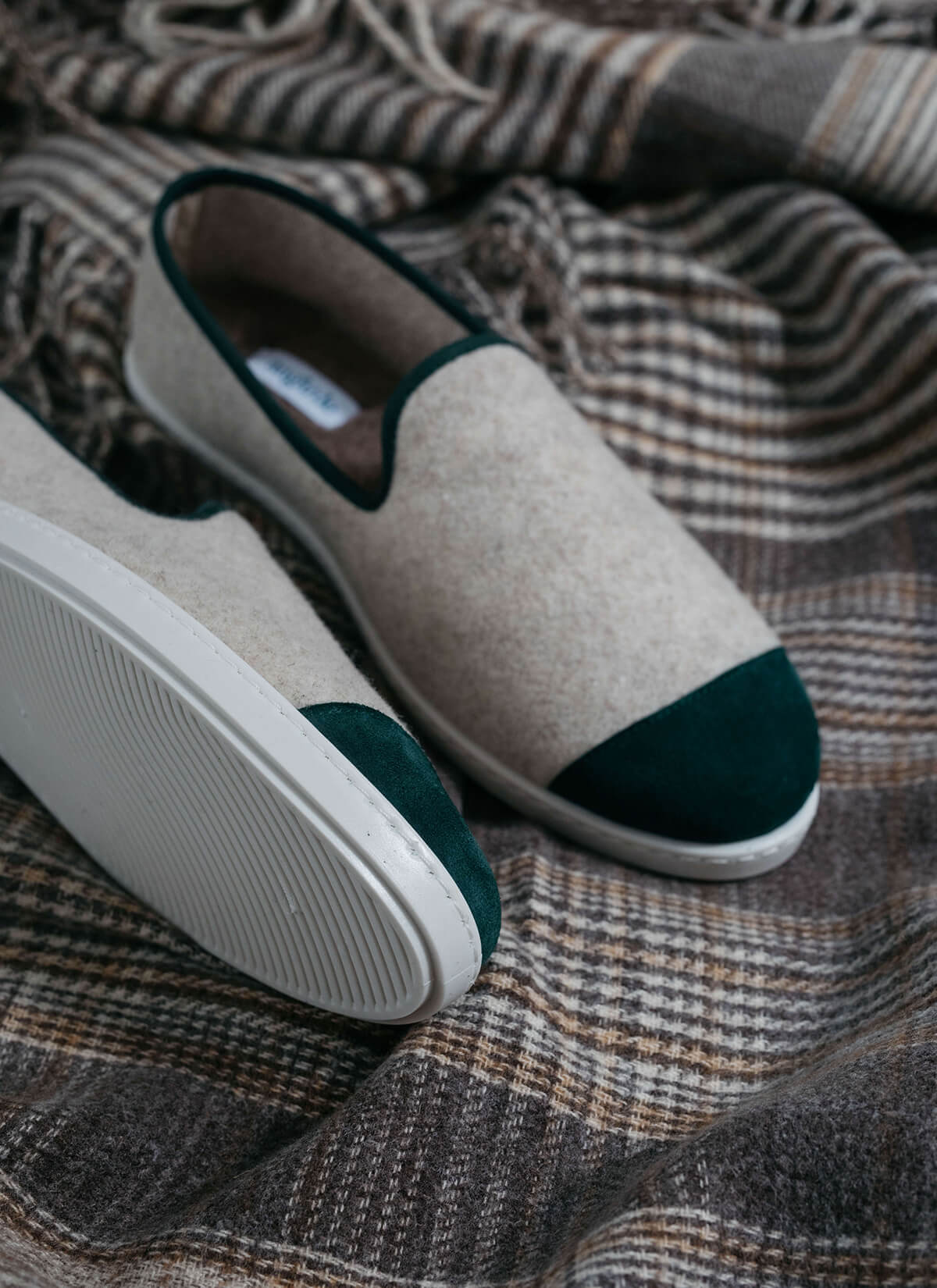 chausson homme en laine recyclée Beige Basilico vue packshot de devant