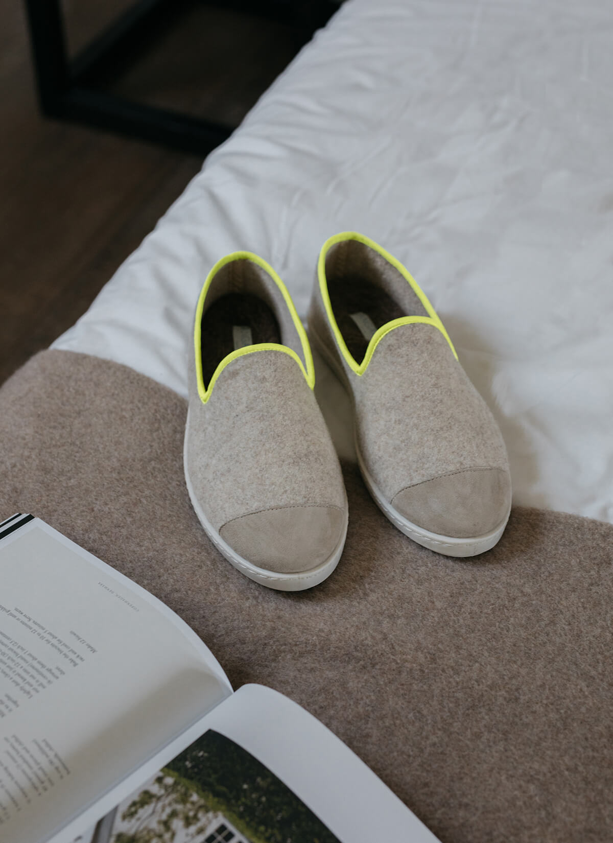 chausson homme en laine recyclée Beige Fluo Jaune vue packshot