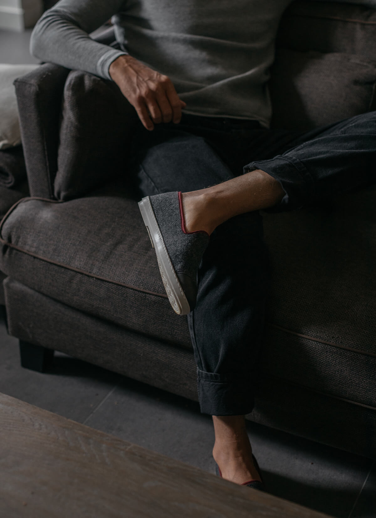 chausson homme en laine recyclée Grey Rubino vue portée de profil